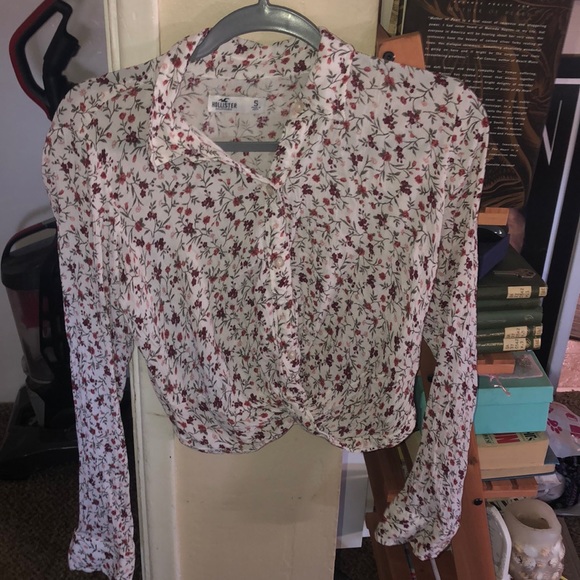 Hollister Tops - Hollister long sleeve floral top